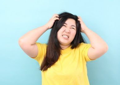 ¿Qué son los exfoliantes capilares y cómo usarlos?